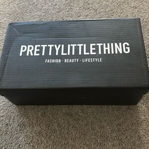 Pretty Little Thing
BLACK STRAPPY LACE UP HEEL